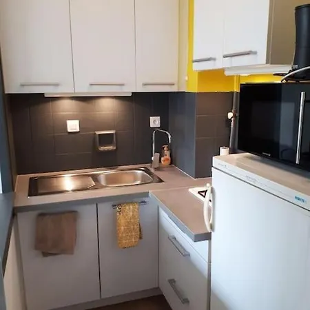 Joli Au Centre Apartment